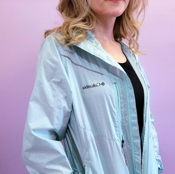 Columbia Light Hooded Windbreaker - baby blue, Women's Davis Path Omni-Wick - Picture 4 of 13